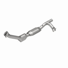 Load image into Gallery viewer, MagnaFlow Conv DF 99-02 Expedition 5.4L 4wd
