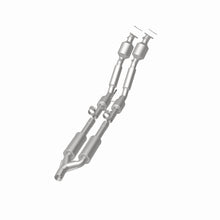 Load image into Gallery viewer, Magnaflow 06-08 Volkswagen Passat 3.6L Direct Fit Converter
