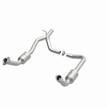 Load image into Gallery viewer, Magnaflow 09-14 Ford E-250 4.6L Direct Fit Converter
