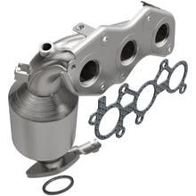 Load image into Gallery viewer, MagnaFlow Converter Direct Fit 07-15 Toyota Sienna 3.5L
