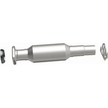 Load image into Gallery viewer, Magnaflow 04-06 Toyota Sienna 3.3L Direct Fit Converter
