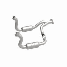 Load image into Gallery viewer, Magnaflow 08-10 Ford F-350 Super Duty 6.8L Direct Fit Converter
