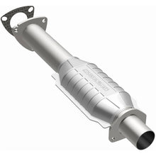 Load image into Gallery viewer, MagnaFlow Conv DF 95-98 GM S10 Pickup 4.3L
