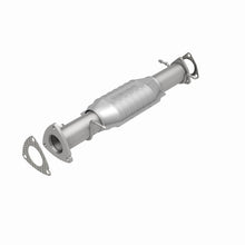 Load image into Gallery viewer, MagnaFlow Conv DF 96-97 GM S10 Pickup 4.3L
