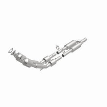 Load image into Gallery viewer, Magnaflow 2006 Volkswagen Passat 3.6L Direct Fit Converter
