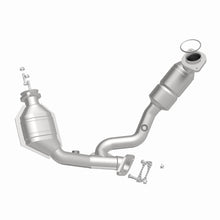 Load image into Gallery viewer, Magnaflow 04-07 Ford Taurus 3.0L Direct Fit Converter

