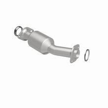 Load image into Gallery viewer, Magnaflow 2011 Toyota Sienna 3.5L Direct Fit Converter
