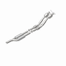 Load image into Gallery viewer, Magnaflow 12-13 Volkswagen Passat 3.6L Direct Fit Converter
