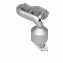 Load image into Gallery viewer, MagnaFlow Converter Direct Fit 07-15 Toyota Sienna 3.5L
