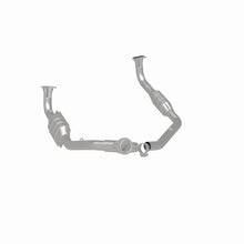 Load image into Gallery viewer, MagnaFlow Conv DF 94-95 Disc./Defender 3.9L
