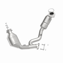 Load image into Gallery viewer, Magnaflow 04-07 Ford Taurus 3.0L Direct Fit Converter

