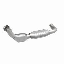Load image into Gallery viewer, MagnaFlow Conv DF 97-98 Ford Exped 4.6L D/S
