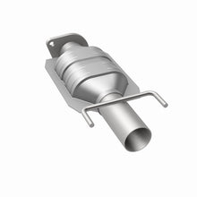 Load image into Gallery viewer, MagnaFlow Conv DF 95-02 Continental 4.6L rear
