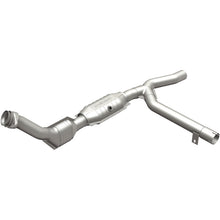 Load image into Gallery viewer, MagnaFlow Conv DF 00-01 Ford F-150 4.6L 2wd
