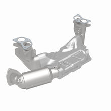 Load image into Gallery viewer, Magnaflow 11-13 Subaru Forester California Grade CARB Compliant Direct-Fit Catalytic Converter
