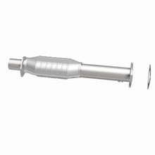 Load image into Gallery viewer, MagnaFlow Conv DF 95-98 GM S10 Pickup 4.3L

