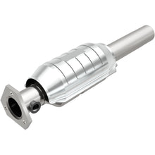 Load image into Gallery viewer, MagnaFlow Exhaust Products Catalytic Converter MagnaFlow Exhaust Products Magnaflow Standard Grade Direct-Fit Catalytic Converter 22917
