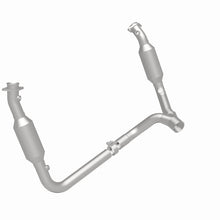 Load image into Gallery viewer, Magnaflow 2006 Dodge Ram 1500 5.7L Direct Fit Converter
