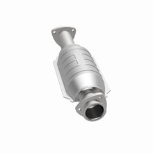 Load image into Gallery viewer, MagnaFlow Exhaust Products Catalytic Converter MagnaFlow Exhaust Products Magnaflow Standard Grade Direct-Fit Catalytic Converter 22834
