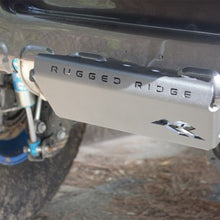 Load image into Gallery viewer, Rugged Ridge 07-23 Jeep Wrangler JK/JKU/JL/JLU &amp; 20-23 Gladiator Hitch Skid Plate 2in. Rec - Tex Blk Rugged Ridge
