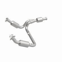 Load image into Gallery viewer, Magnaflow 09-13 Chevrolet Silverado 1500 5.3L Direct Fit Converter
