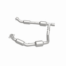 Load image into Gallery viewer, MagnaFlow Conv Direct Fit 05-06 Ford E-350 Super Duty 5.4L
