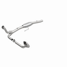 Load image into Gallery viewer, MagnaFlow Conv DF 00-03 Dakota 4.7L 2WD
