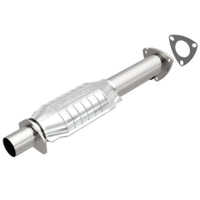 Load image into Gallery viewer, MagnaFlow Conv DF 95-98 GM S10 Pickup 4.3L
