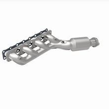 Load image into Gallery viewer, Magnaflow 05-06 Nissan Titan 5.6L Direct Fit Converter
