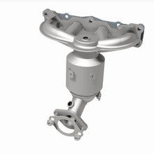 Load image into Gallery viewer, Magnaflow 13-17 Hyundai Santa Fe Sport 2.4L Direct Fit Cat Converter
