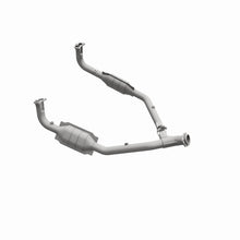 Load image into Gallery viewer, MagnaFlow Conv DF 97 Land Rover Defender 90 4.0L Y-Pipe Assy / 96-99 Discovery 4.0L Y-Pipe Assy
