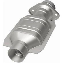 Load image into Gallery viewer, MagnaFlow Conv DF 01-03 Highlander underbody | 93268
