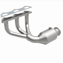 Load image into Gallery viewer, MagnaFlow Exhaust Products Catalytic Converter with Integrated Exhaust Manifold MagnaFlow Exhaust Products Catalytic Converter with Integrated Exhaust Manifold 22-201
