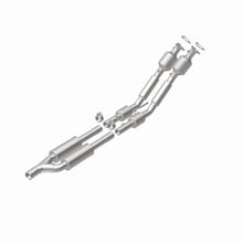 Load image into Gallery viewer, Magnaflow 06-08 Volkswagen Passat 3.6L Direct Fit Converter
