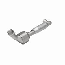 Load image into Gallery viewer, MagnaFlow Catalytic Converter DF 04-06 F-150 Pickup 5.4L 2WD D/S
