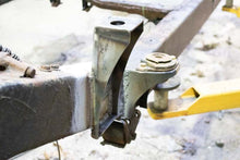Load image into Gallery viewer, Rust Buster 95-04 Toyota Tacoma Double Cab Front Bed Mount
