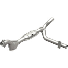 Load image into Gallery viewer, MagnaFlow Conv DF 01-04 Ford F-150 4.6L (49 State)
