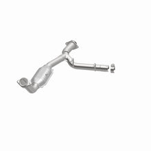 Load image into Gallery viewer, MagnaFlow Conv DF 03-05 Ford Expedition/05-06 Lincoln Navigator 5.4L P/S
