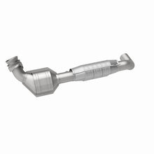Load image into Gallery viewer, MagnaFlow Catalytic Converter DF 04-06 F-150 Pickup 5.4L 2WD D/S
