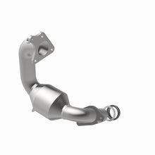 Load image into Gallery viewer, Magnaflow Catalytic Converter Direct Fit Magnaflow 11-13 Nissan Juke 1.6L Direct Fit Converter
