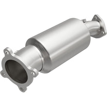 Load image into Gallery viewer, MagnaFlow California Grade CARB Compliant Converter Direct-Fit 05-09 Audi A4 / A4 Quattro
