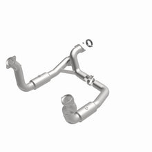 Load image into Gallery viewer, Magnaflow 11-17 Ford F-250 Super Duty 6.2L Direct Fit Converter
