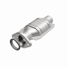 Load image into Gallery viewer, MagnaFlow Conv DF 01-03 Highlander underbody | 93268
