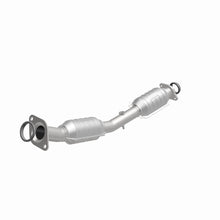 Load image into Gallery viewer, Magnaflow Conv DF 07-12 Nissan Versa 1.8L

