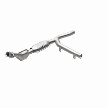 Load image into Gallery viewer, MagnaFlow Conv DF 01-04 Ford F-150 4.2L 2wd
