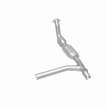 Load image into Gallery viewer, MagnaFlow Conv DF 99-00 Expedition 4.6 2WD PS
