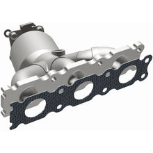 Load image into Gallery viewer, MagnaFlow Exhaust Products Catalytic Converter with Integrated Exhaust Manifold MagnaFlow Exhaust Products Catalytic Converter with Integrated Exhaust Manifold 22-174
