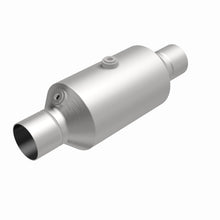 Load image into Gallery viewer, Magnaflow 2.50 w/dual O2 5in. Spun Universal Converter
