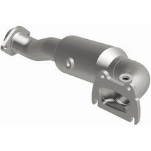 Load image into Gallery viewer, Magnaflow 15-17 Ram 1500 3.6L Direct Fit Converter
