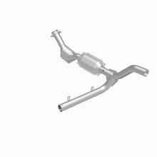 Load image into Gallery viewer, MagnaFlow Conv DF 97-98 Ford F-150 Pickup 4.2L P/S 4WD
